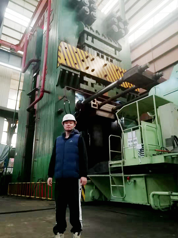 16000T模鍛(duan)液壓機(jī)-河北宏(hóng)潤