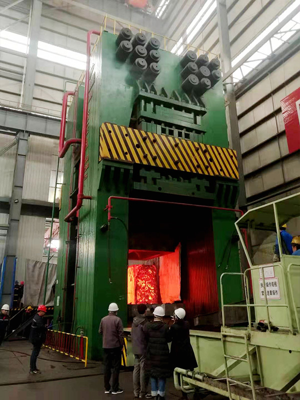 50000T擠壓(ya)液壓機-河北宏(hong)潤