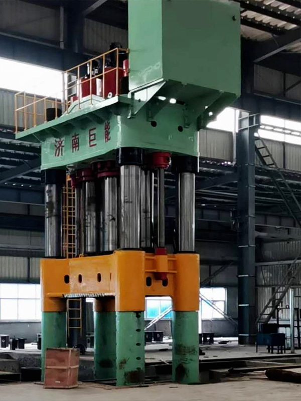 2500T鍛(duan)造液壓機-河(he)北大鼎